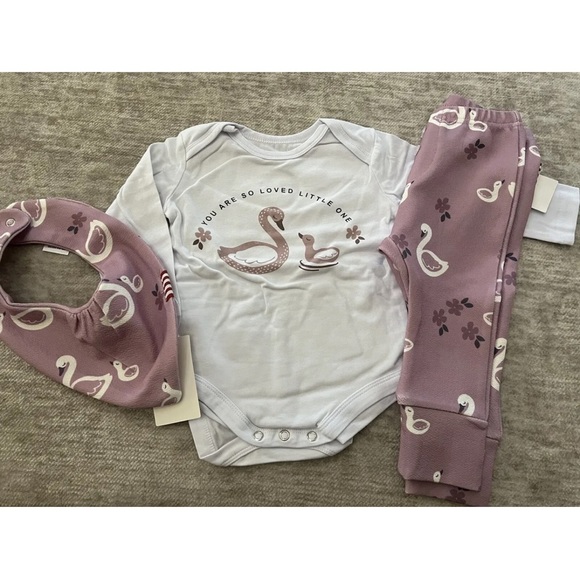 Swan Baby Outfit - 3 Piece set - Picture 1 of 6